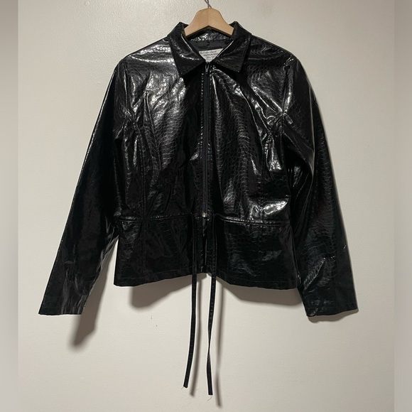 Outer Edge Black Crocodile-Pattern  PU Jacket – Medium - Picture 2 of 10